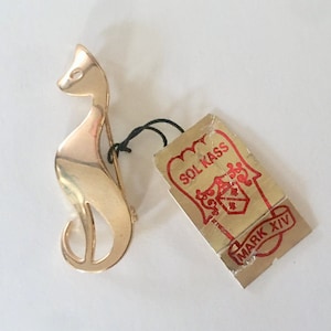 the gold cat, vintage 1960s SOL KASS Mark XIV pin with original hang tag - mcm, mid century, mod, nos, new old stock, nwt, deadstock