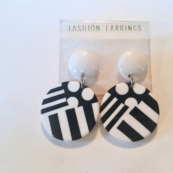 vintage 1980s Black and White earrings - geometric shapes, NEW WAVE, graphic, Stripes + Polka Dots, plastic, PUNK, preppy, Post Back