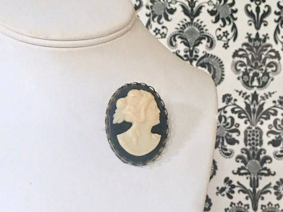 Lady on Black, 1970s Cameo Brooch - Victorian rev… - image 1