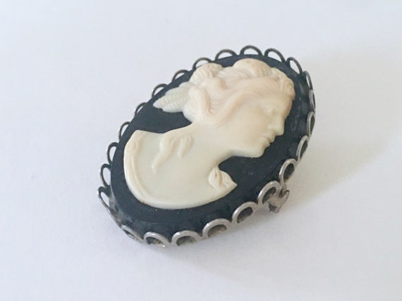 Lady on Black, 1970s Cameo Brooch - Victorian rev… - image 3