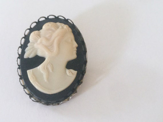 Lady on Black, 1970s Cameo Brooch - Victorian rev… - image 4