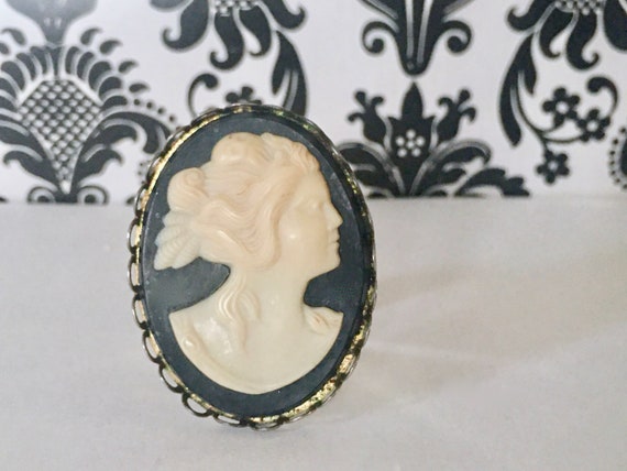 Lady on Black, 1970s Cameo Brooch - Victorian rev… - image 2