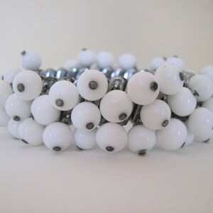 Silver & White - vintage 1950s / 60s Expandable, Accordion Bracelet ... mod CHA CHA, beads, beaded, dangle, cuff