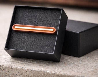 Clip per diffusore di profumo per auto con incisione personalizzata / Porta deodorante per auto con incisione personalizzata / Regalo unico per lui e per lei / 2 bastoncini profumati (senza profumo)