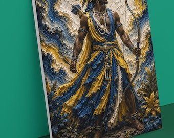 Op de afbeelding: Een rechthoekige wandkunstprint met een getextureerde, driedimensionale illustratie van een krijgersfiguur die een boog en pijlen vasthoudt. De figuur draagt blauwe en gouden gelaagde kleding, een hoofdtooi met veren en kralenkettingen.