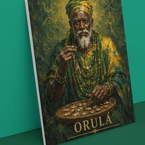 Puede incluir: Una impresión de arte mural rectangular que muestra a una persona mayor con barba blanca, vistiendo un turbante y una túnica de color verde y amarillo. Lleva collares de cuentas y utiliza una herramienta sobre una bandeja de madera con cauríes. El texto ORULA es visible.