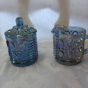 Creamer & Sugar mit Deckel Windsor blau Indiana Glas Company Button und Rohr Muster schillernden Glas Karneval Glas Zucker 5&quot; Creamer 3,75&quot;