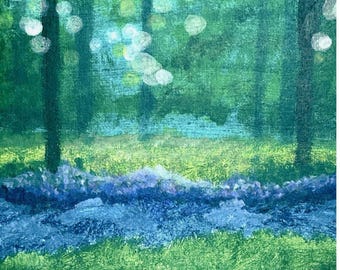 Dipinto forestale: la luce filtra tra alberi e fiori selvatici (download digitale)