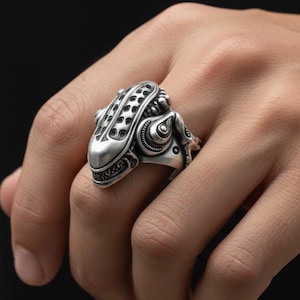 MysticCraft Alien Xenomorph Ring - Sci Fi Monster Silver Ring - Futuristic Gothic Statement Jewelry - Handmade Jewelry
