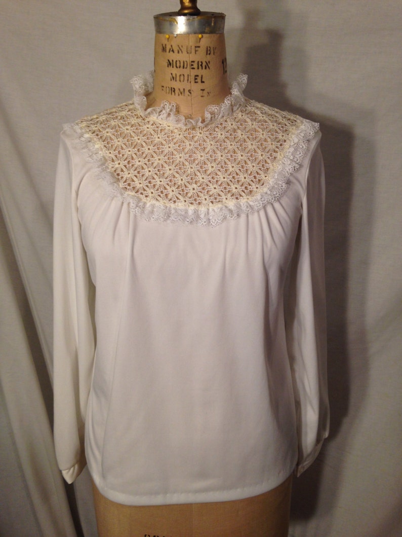 Vintage White Polyester Long Sleeve Blouse