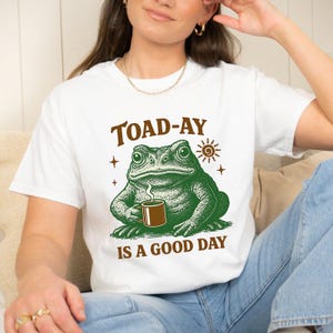 Vintage Toad Coffee Shirt Funny Retro Toad Tee Gift For Java Lovers Mug Fans Coffee Inspired Frog Tee Novelty Mug Shirt Retro Pun T-Shirt