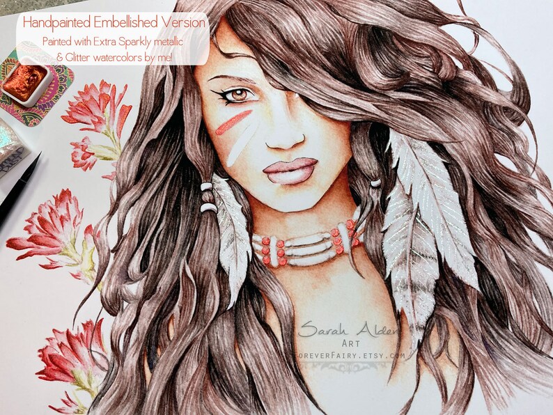 Puede incluir: Retrato de una mujer pintado a la acuarela con cabello largo y casta&ntilde;o, que lleva un collar de cuentas y plumas. La mujer tiene un dise&ntilde;o pintado rojo y blanco en la cara. El fondo es blanco con flores rojas.