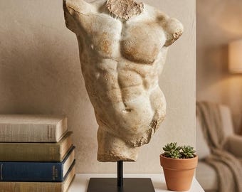 Gran torso masculino griego antiguo de 22": Escultura con acabado de piedra antigua, estatua de héroe romano sobre pedestal, decoración Dark Academia, réplica de museo de lujo