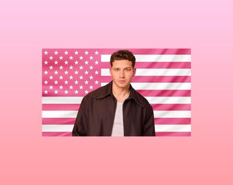 Evan Buckley Pink Amerikanische Flagge Tapisserie - 9-1-1 TV-Show Wandkunst | Ästhetischer Fan Raum Dekor Flagge