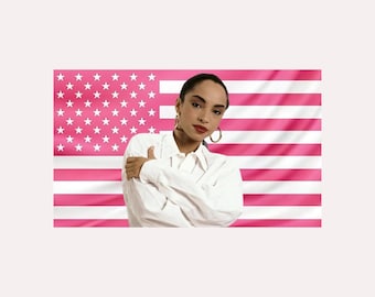 Sade Pink Amerikanische Flagge Tapisserie - Musik Wand Kunst Dekor | Sänger Fan Zimmer Flagge | Ästhetischer Raum Dekor