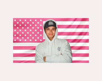Lando Norris Pink Amerikanische Flagge Wandbehang - Formel 1 Rennsport Wandkunst | F1 Fahrer Fan Dekor | Ästhetische Motorsport-Flagge