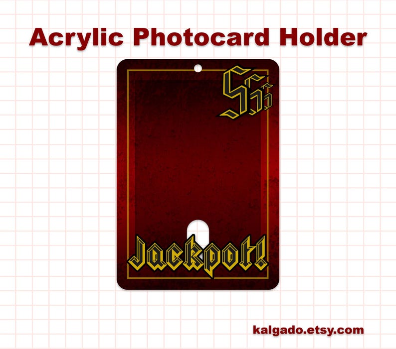 Peut inclure: Porte-cartes photo en acrylique avec un fond rouge fonc&eacute; et une bordure dor&eacute;e. Le support comporte le mot "Jackpot!" en lettres dor&eacute;es en bas et un logo en haut. Un petit trou est en haut pour l'accrocher.