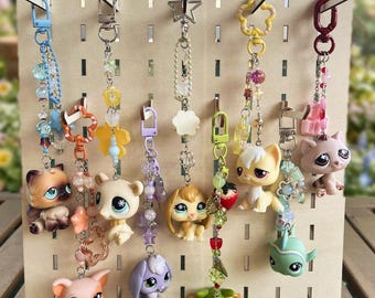 Handgefertigter Vintage-LPS-Schlüsselanhänger – Upgecycelte Littlest Pet Shop-Figur – Kawaii-Accessoire – Charm-Tasche/Rucksack