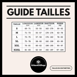 Puede incluir: Una tabla de gu&iacute;a de tallas titulada GUIDE TAILLES con filas para las tallas S a XXXL. Las columnas muestran longitud, anchura y altura en cm, y peso en kg. Un logotipo circular con un bal&oacute;n de f&uacute;tbol y el texto UrbanKitShop est&aacute; abajo.