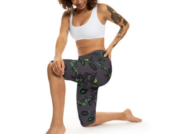 Leggings capri Punk Black Cat, estampado gótico de pintalabios verde y cadena, ropa deportiva de estética alternativa, pantalones de yoga grunge Y2K para mujer.