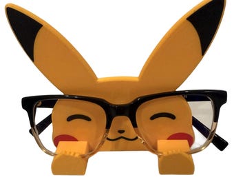 Pikachu-brilhouder, anime-zonnebrilstandaard, desktop-lenzenvloeistofdisplay, nerdy kamerdecor, gamercadeau voor Pokemon-fan