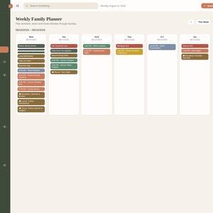 K&ouml;nnte beinhalten: Eine digitale w&ouml;chentliche Familienplaner-Oberfl&auml;che mit dem Titel Weekly Family Planner und einem dunkelgr&uuml;nen Seitenmen&uuml;. Der Bildschirm zeigt einen Sieben-Tage-Plan mit farblich gekennzeichneten Aufgabenbl&ouml;cken f&uuml;r jeden Tag.