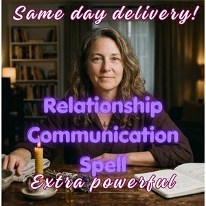 Könnte beinhalten: Eine Person mit langem, welligem Haar in einem dunkelbraunen Hemd sitzt an einem Holztisch. Der Text lautet: Same day delivery! Relationship Communication Spell Extra powerful. Eine gelbe Bienenwachskerze, eine kleine Schale und ein Notizbuch liegen bereit.