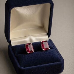Örhänge i 925 sterlingsilver med smaragdslipning, örhänge med röd rubin, statementörhänge, smycken med födelsesten