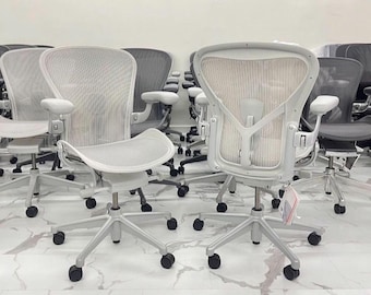 Herman Miller mineral remastered aeron size b Fully loaded in great condition all around