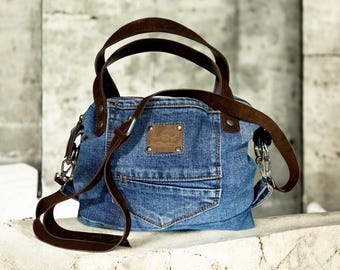 Denim shoulder bag with leather handles