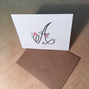 Handgeschreven en geïllustreerde notitiekaarten en enveloppen