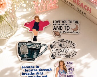 Zestaw naklejek z tekstem piosenki Swiftie | Kolekcja wspomnień z albumów i koncertów | Prezent dla fana