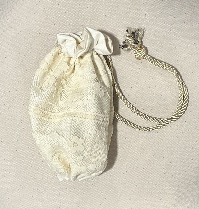 Vintage Handbags, Purses, Bags *New*     Austentation Regency or Victorian Style Reticule Purse with Lace: Ivory and Cream  AT vintagedancer.com