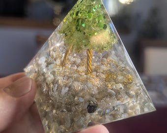 Tree of Life Peridot Crystal Stone Gemstone ChipsLabradorite Sparkle Orgonite Pyramid WHOH72