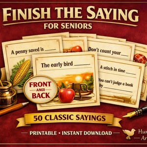 Può includere: Un set di 50 carte stampabili intitolate Finish The Saying For Seniors, che presentano frasi classiche come A penny saved is, The early bird e A stitch in time. Le carte sono esposte con una penna d'oca, un calamaio e una penna stilografica.