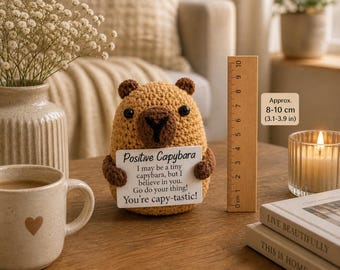 Peluche di capibara all'uncinetto – Compagno da scrivania con affermazioni positive, amigurumi fatto a mano