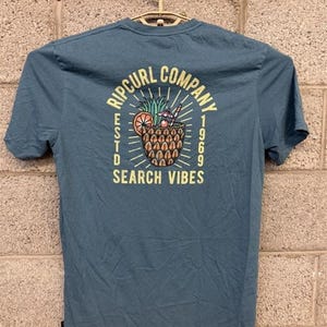 Rip Curl Search Vibes Graphic Medium Blue Surf Shirt 2020s image 2