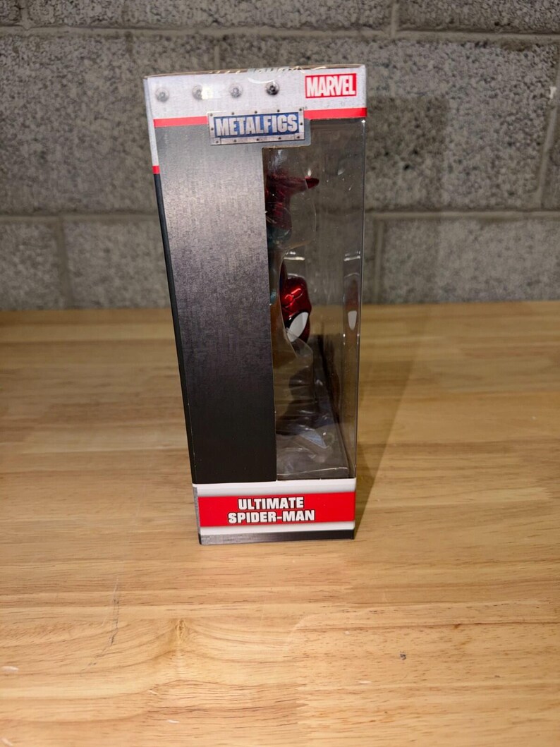 Jada Ultimate Spider-Man Die Cast Figure Marvel Collectible image 2