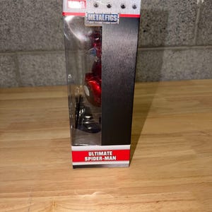 Jada Ultimate Spider-Man Die Cast Figure Marvel Collectible image 4