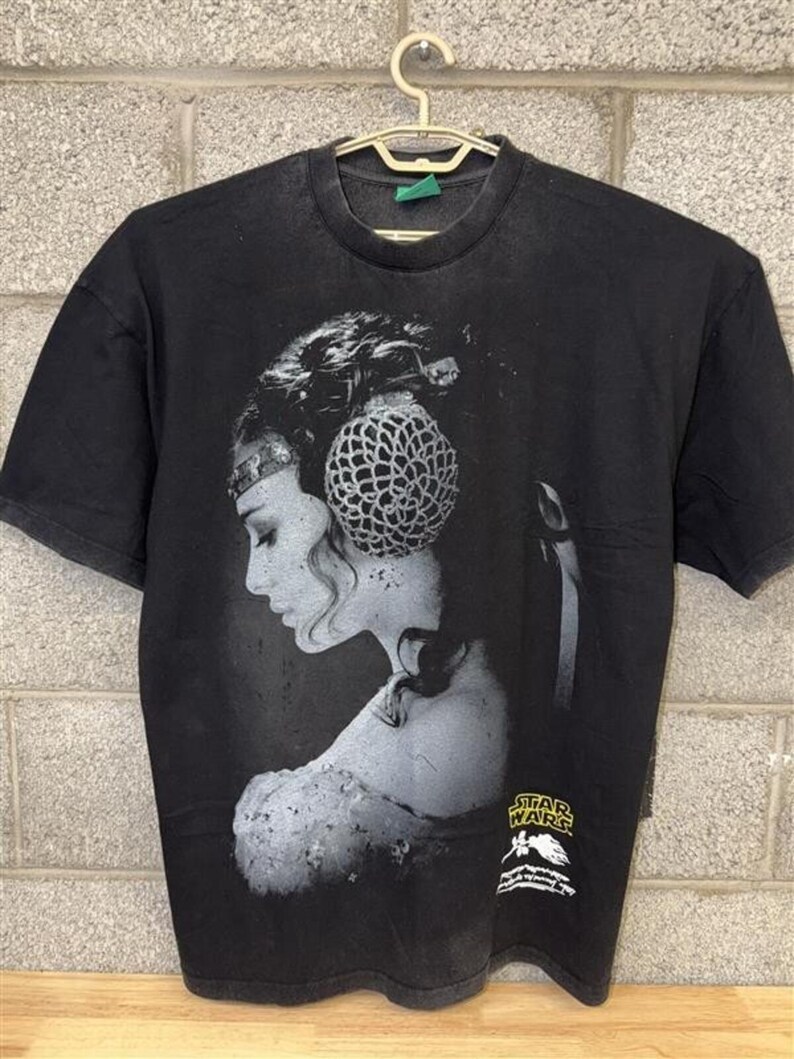 Darc Sport x Star Wars Padmé Graphic Tee Deadstock Size XL zdjęcie 1