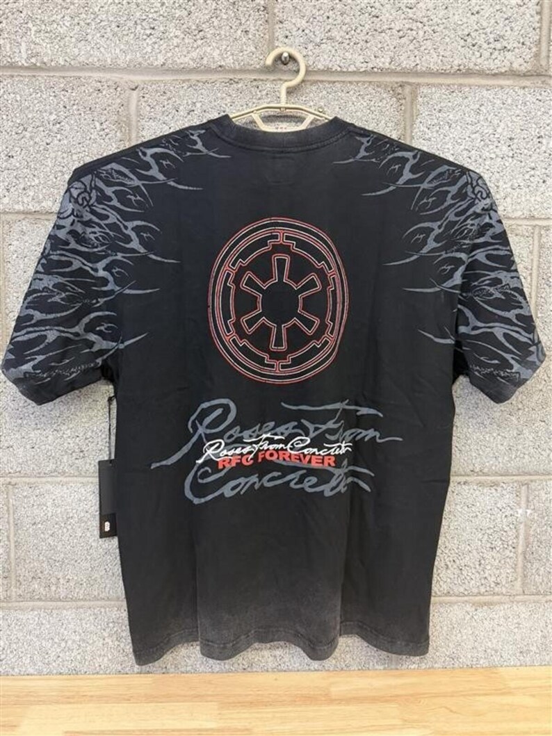 Camiseta gráfica de Darth Vader de Star Wars del Régimen Civil, talla L imagen 2