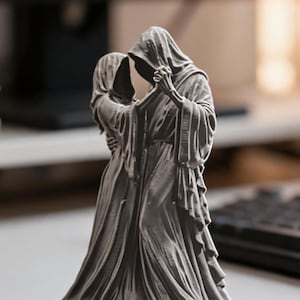 Grim Reaper Couple Figurine – Gothic Skeleton Lovers Statue, Dark Romance Decor, Halloween Home Decor, Goth Couple Gift