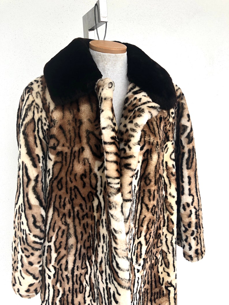 Vintage VTG 1960s 1970s Leopard Mouton Printed Fur Coat Jacket image 5