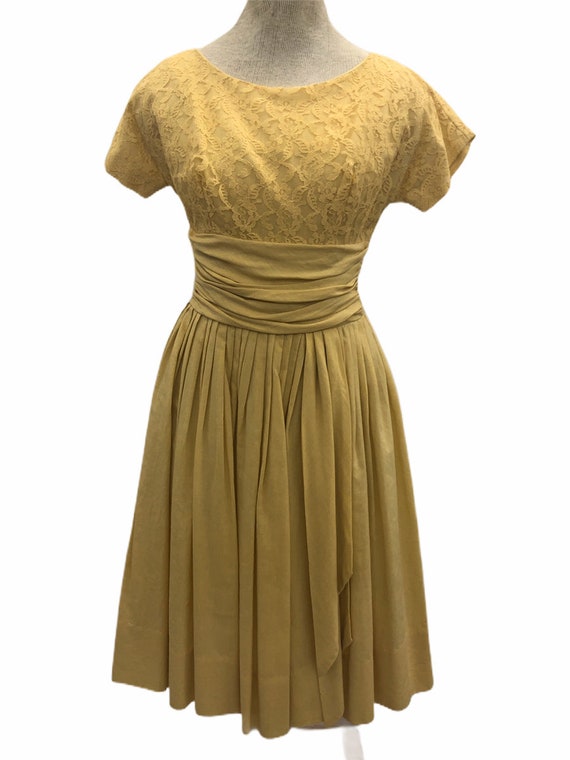 Vintage VTG 1950s 50s Yellow Lace Fit and Flare O… - image 3