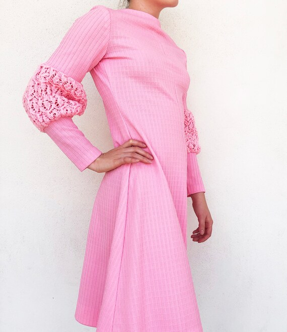 Bubblegum Pink 70s crochet balloon long sleeve dre