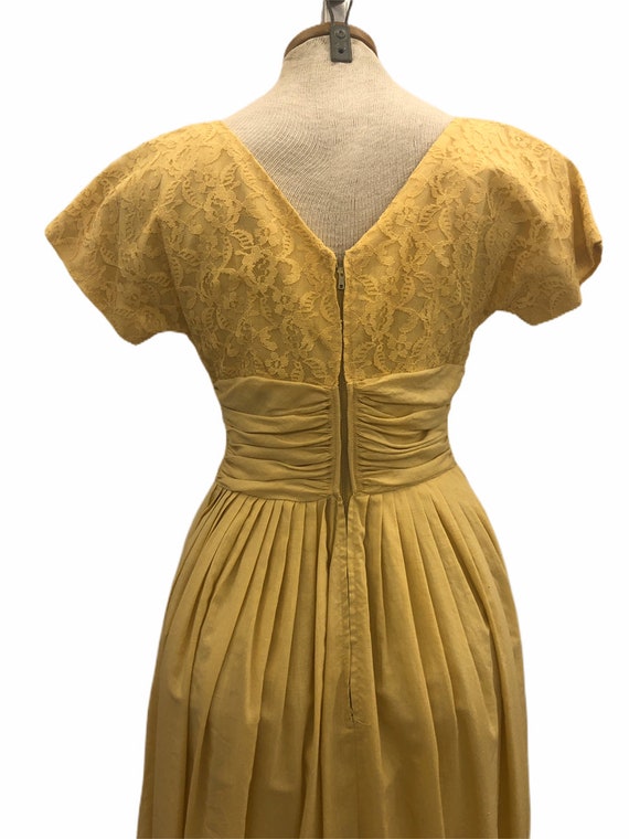 Vintage VTG 1950s 50s Yellow Lace Fit and Flare O… - image 6
