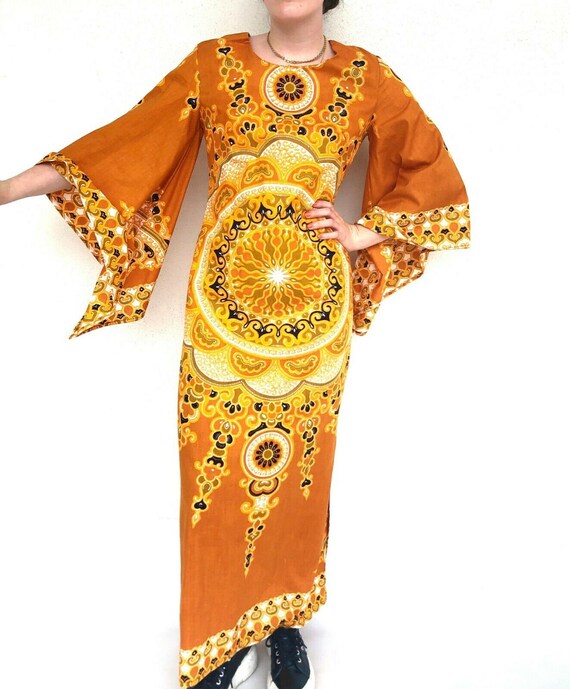Vintage 60s Pake Muu orange Hawaiian long sleeve p
