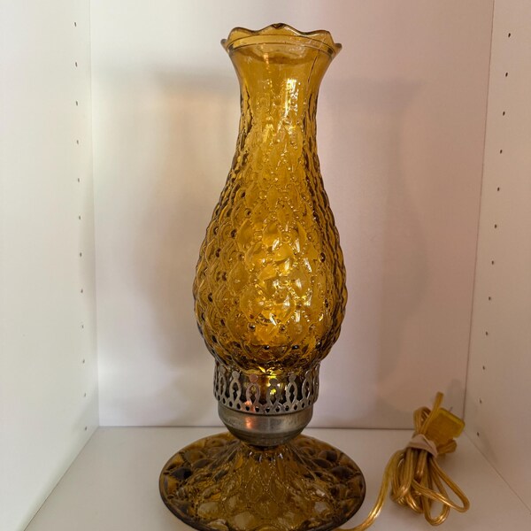 Vintage Boudoir/Tischlampe. Diamond Quilt Blitzbemalter Bernstein