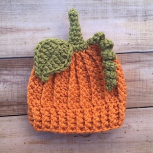 Baby Pumpkin Hat, Crochet Pumpkin Hat, Baby Boy pumpkin Hat, knit pumpkin hat, Halloween Costume, newborn photo prop