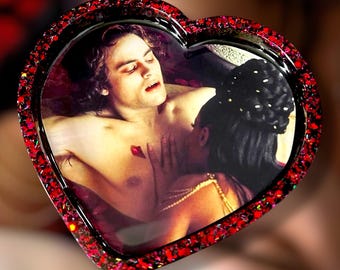 Prato de bugigangas de terror para banheira com Lestat e a Rainha Akasha